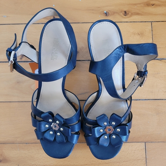 Michael Kors Navy Platform Heels - Picture 2 of 6